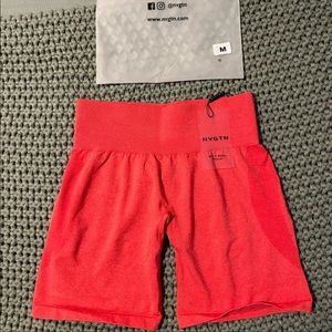 Candy apple contour shorts